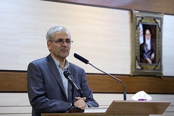 خداوند افتخار نجات جان انسان ها را به دستان پزشکان هدیه کرده است خداوند افتخار نجات جان انسان ها را به دستان پزشکان هدیه نموده است
