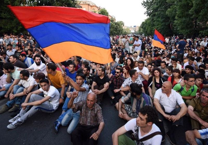 گزارش خبرنگاران، بحران سیاسی و احتیاج به اصلاحات قانون اساسی در ارمنستان