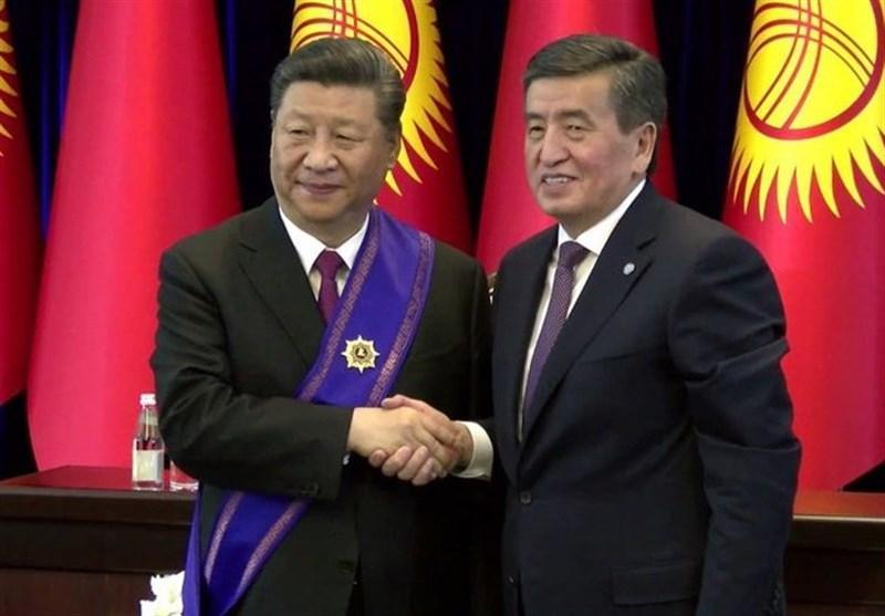 اعطای نشان ماناس به رئیس جمهور چین از سوی جین بیک اف