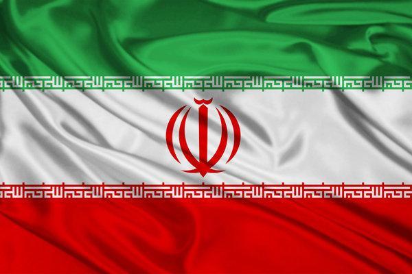 ایران قوی تر از آن است که مقابل امریکا زانو بزند