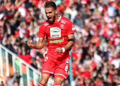 نوراللهی دو سال دیگر قراردادش را با پرسپولیس تمدید کرد