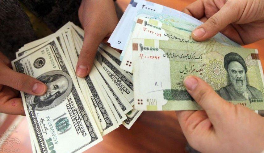 دلار بین 9000 تا 9300 در بازار آزاد خرید و فروش می شود دلار بین 9000 تا 9300 در بازار آزاد خرید و فروش می شود