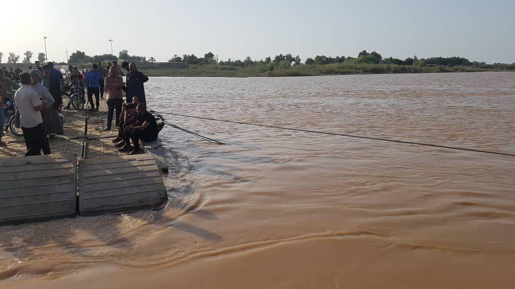 خبرنگاران یک سرباز وظیفه ارتش حین تعمیر پل شناور دهستانی در خوزستان غرق شد