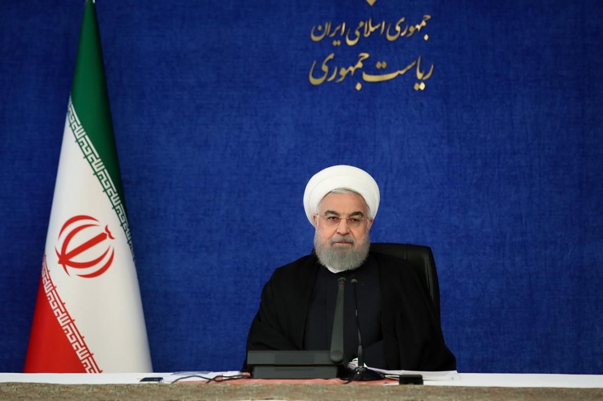 روحانی: می توانیم هر 50 روز یک سد افتتاح کنیم ، این دولت فقط به فکر گذراندن شرایط تا یکسال آینده نیست