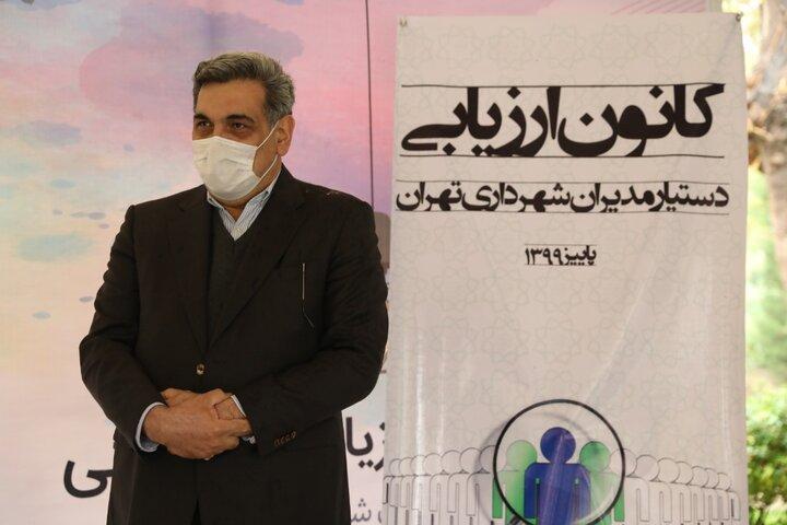 انتخاب های فردی یا سیاسی در جذب دستیاران موضوعیت ندارد