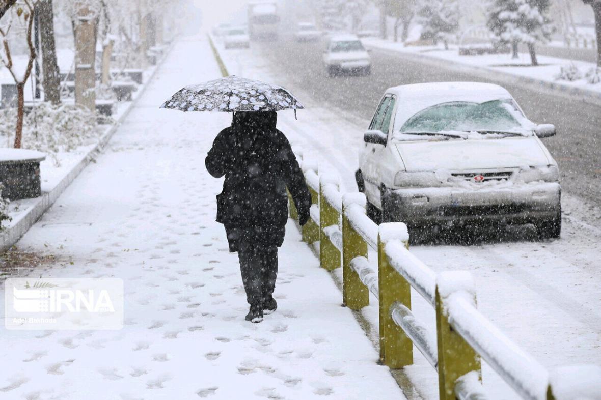 خبرنگاران بارش برف و باران و لغزندگی راه های البرز خبرنگاران بارش برف و باران و لغزندگی راه های البرز