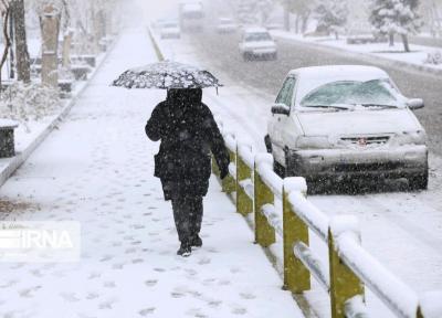 خبرنگاران بارش برف و باران و لغزندگی راه های البرز