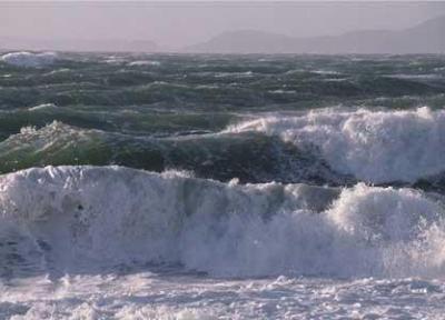 متلاطم شدن بخش هایی از دریای خزر ، تفریحات آبی ممنوع