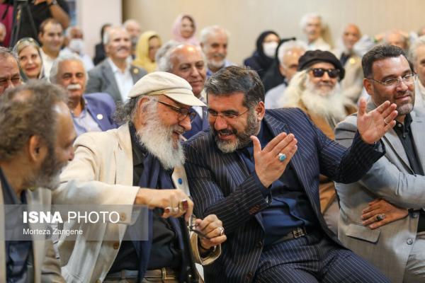 تصاویر ، خوش و بش داریوش ارجمند با وزیر ارشاد ، این هنرمندان سینمای ایران را به یاد دارید؟